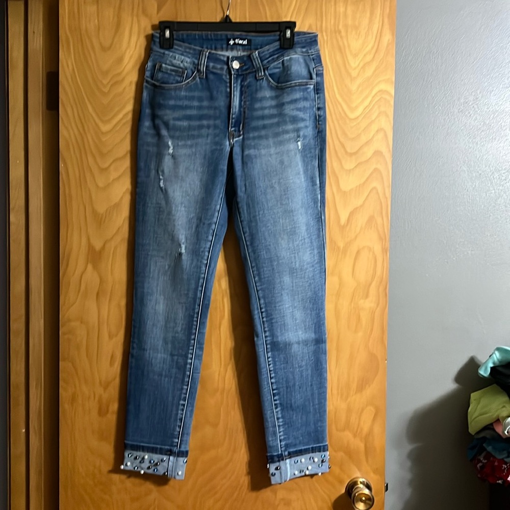 Vocal  straight Leg size large with  colored jewels on cuff